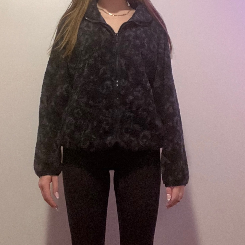 Fluffy cheetah print black zip up jacket